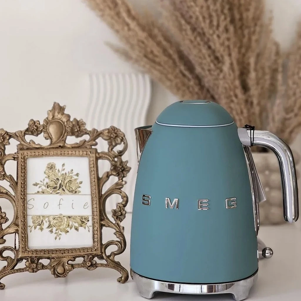 Ấm siêu tốc SMEG KLF03EGMEU Emerald Green 1,7L 2400W màu xanh ngọc nhám