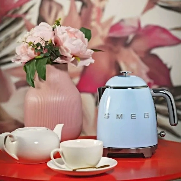 Ấm siêu tốc SMEG KLF05PBEU Pastel Blue 0,8L 1400W màu xanh blue