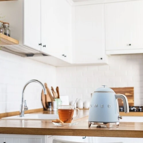 Ấm siêu tốc SMEG KLF05PBEU Pastel Blue 0,8L 1400W màu xanh blue