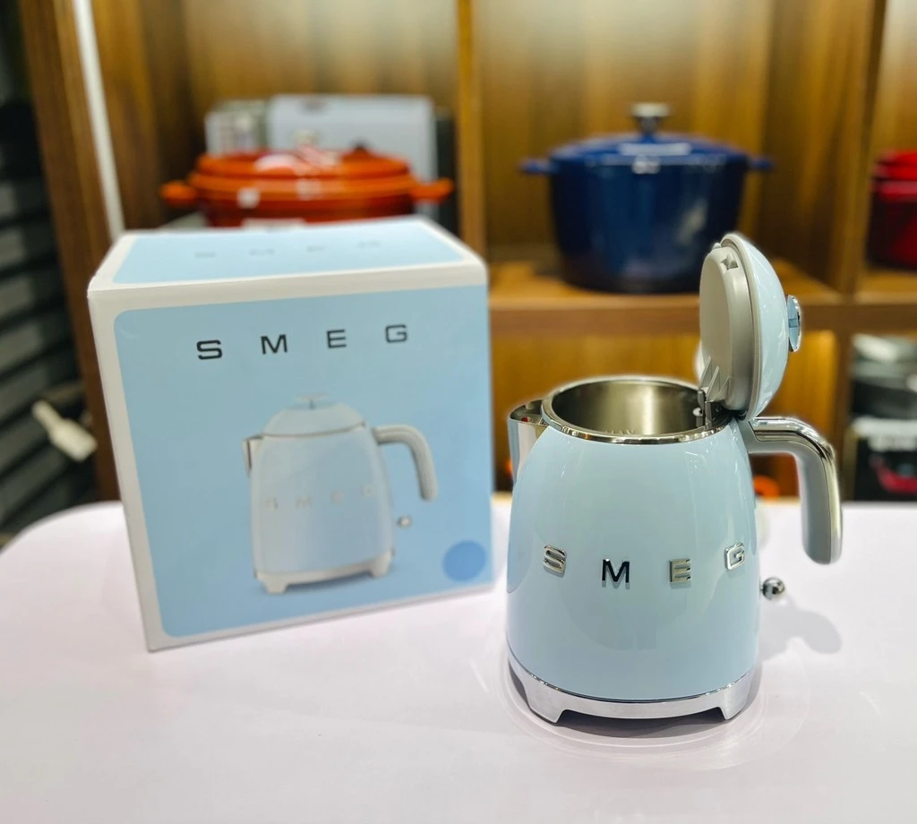 Ấm siêu tốc SMEG KLF05PBEU Pastel Blue 0,8L 1400W màu xanh blue