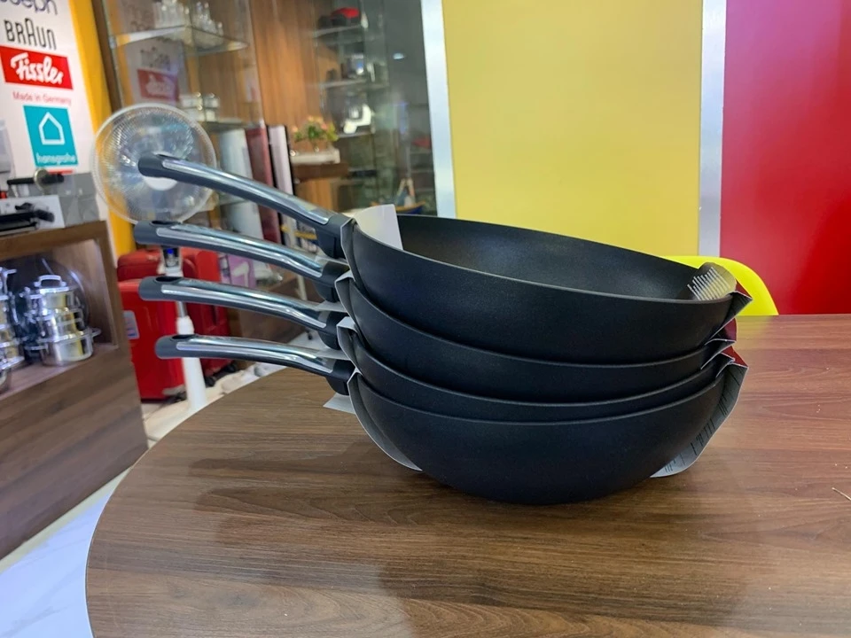 CHẢO CHỐNG DÍNH SÂU LÒNG TEFAL TALENT PRO SIZE 28 CM
