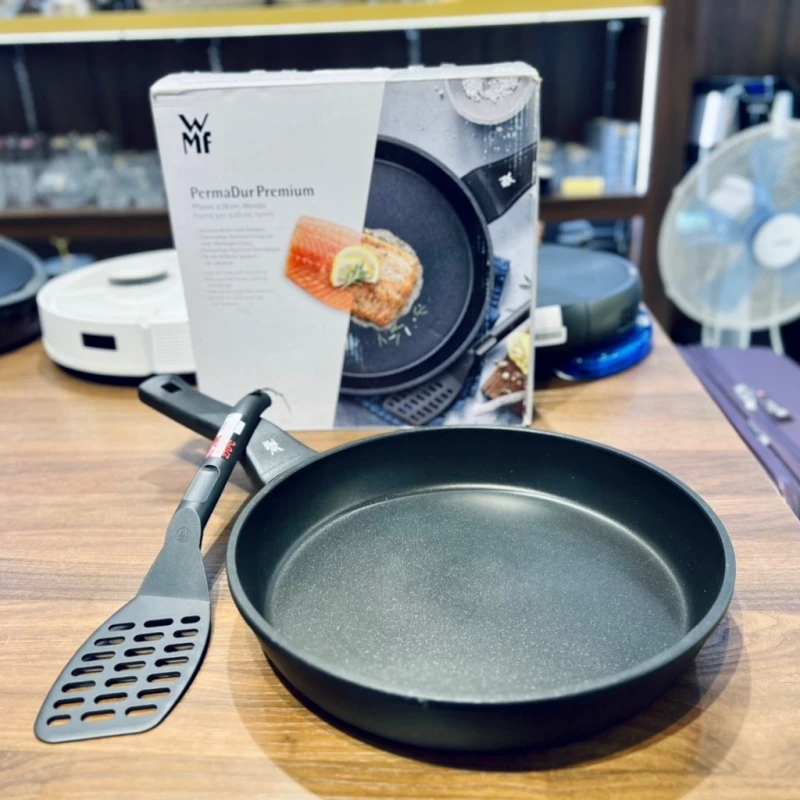 Chảo chống dính Wmf Permadur Premium 28cm kèm xẻng