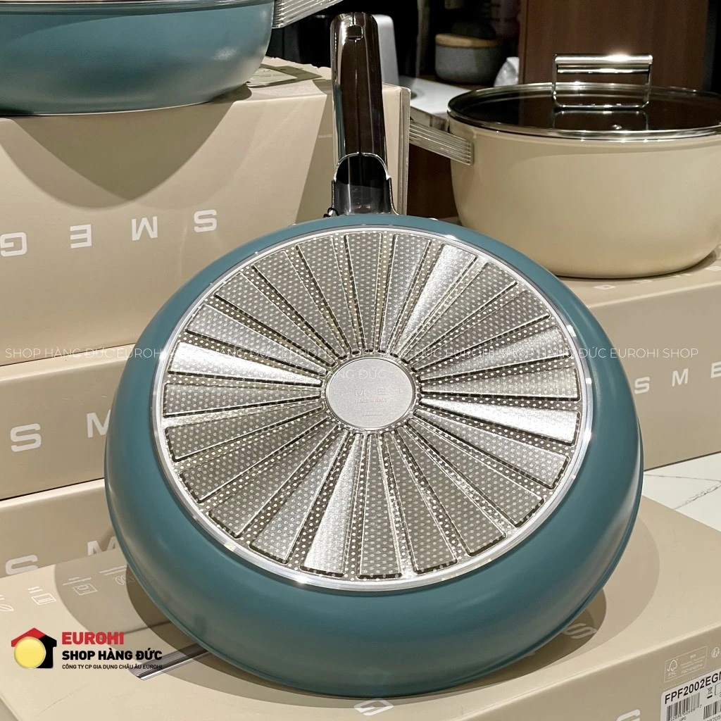 Chảo rán SMEG FPF2402EGM 24cm màu xanh ngọc