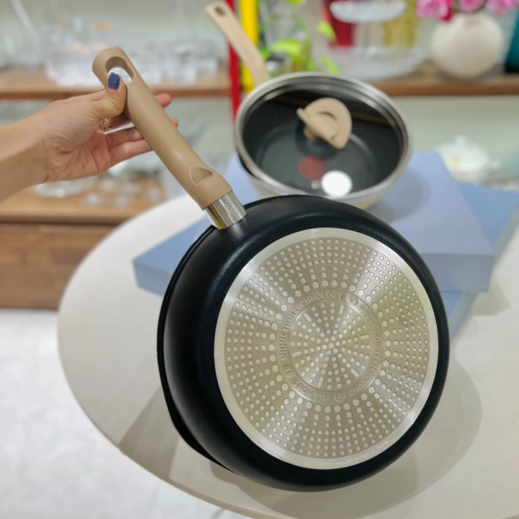 Chảo sâu lòng Tefal One Pick Pot Pan 24cm có nắp màu đen