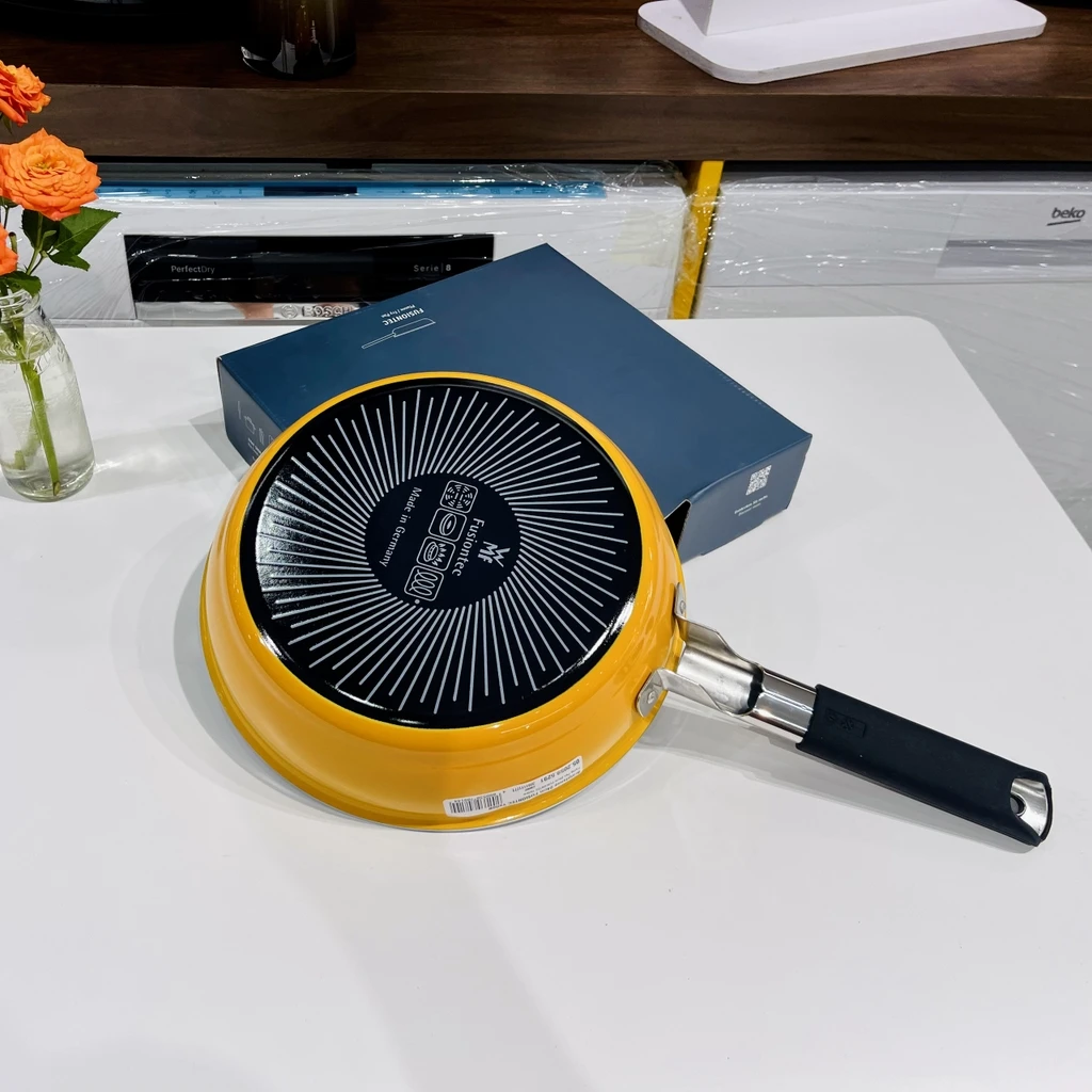 Chảo WMF Fusiontec 24cm màu vàng - Made in Germany