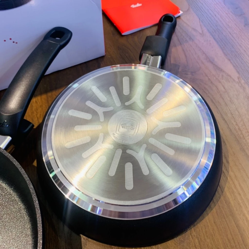Set 2 chảo chống dính Fissler Adamant Comfort 24/28cm