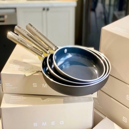 Chảo rán SMEG FPF2402BLM 24cm màu đen