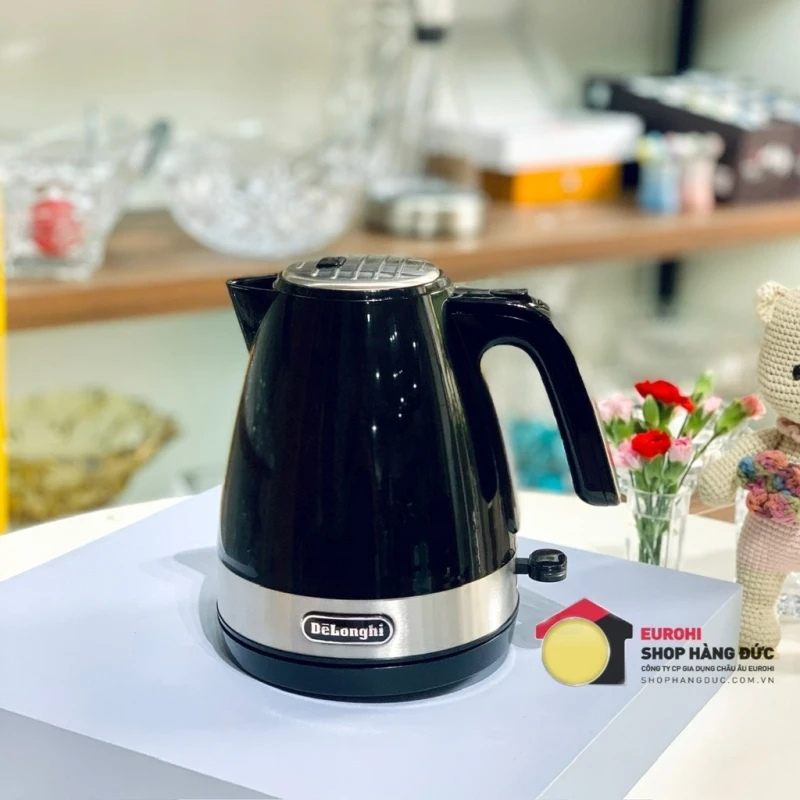 ẤM SIÊU TỐC DELONGHI KBLA2000.BK 1L MÀU ĐEN)