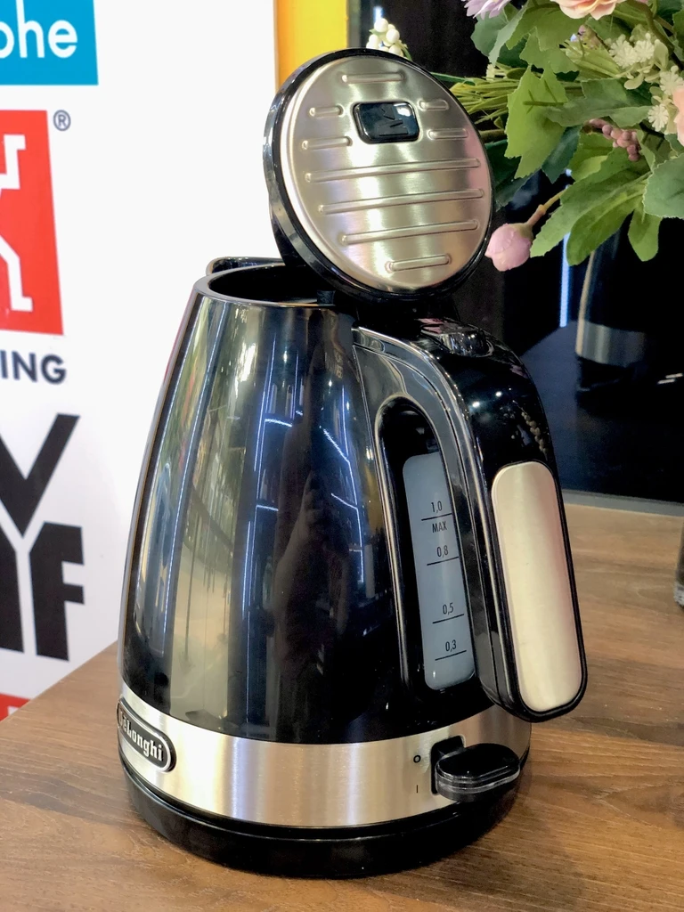 ẤM SIÊU TỐC DELONGHI KBLA2000.BK 1L MÀU ĐEN)