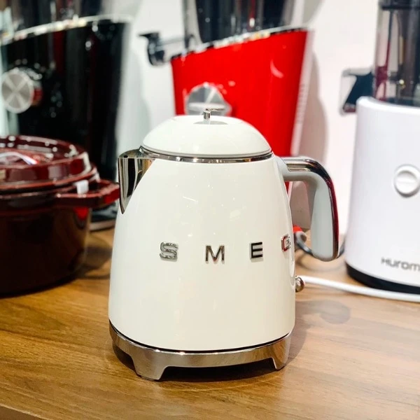 Ấm siêu tốc SMEG KLF05WHEU White 0,8L màu trắng
