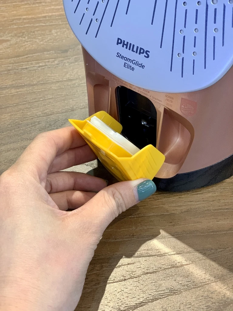 Bàn là hơi nước Philips GC4909 3000W