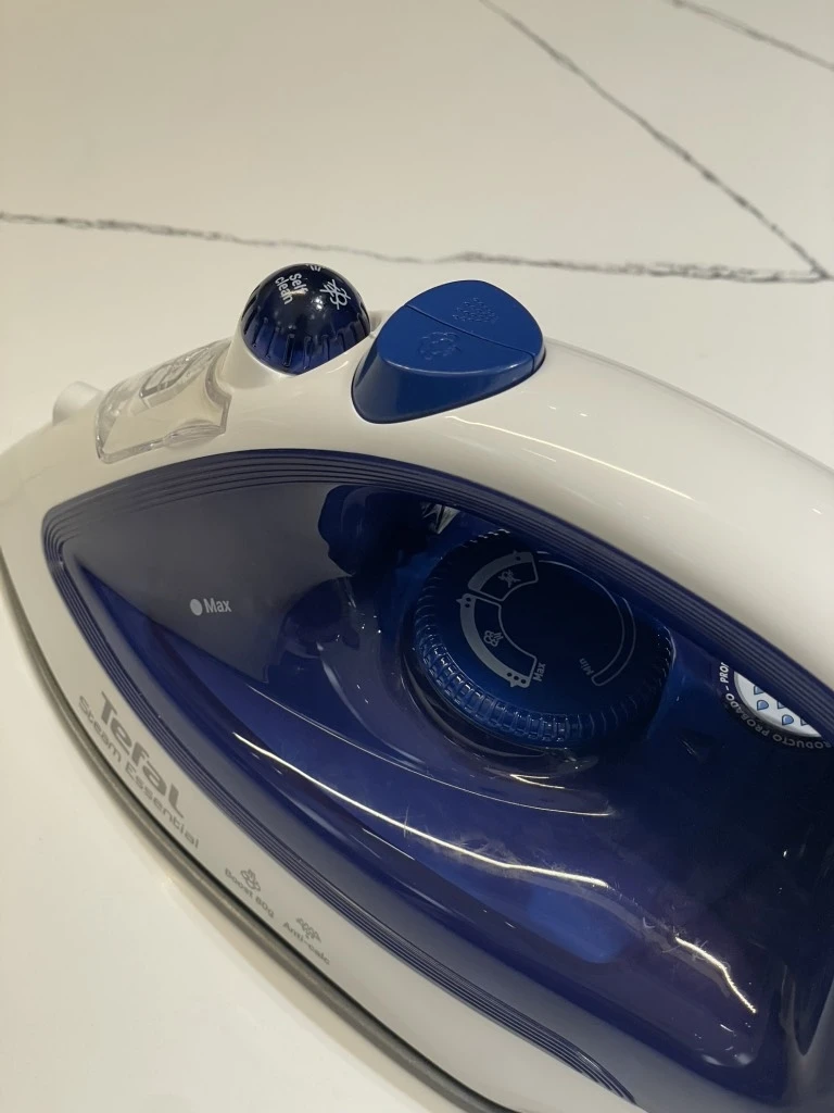 Bàn là hơi nước Tefal FV1054L0