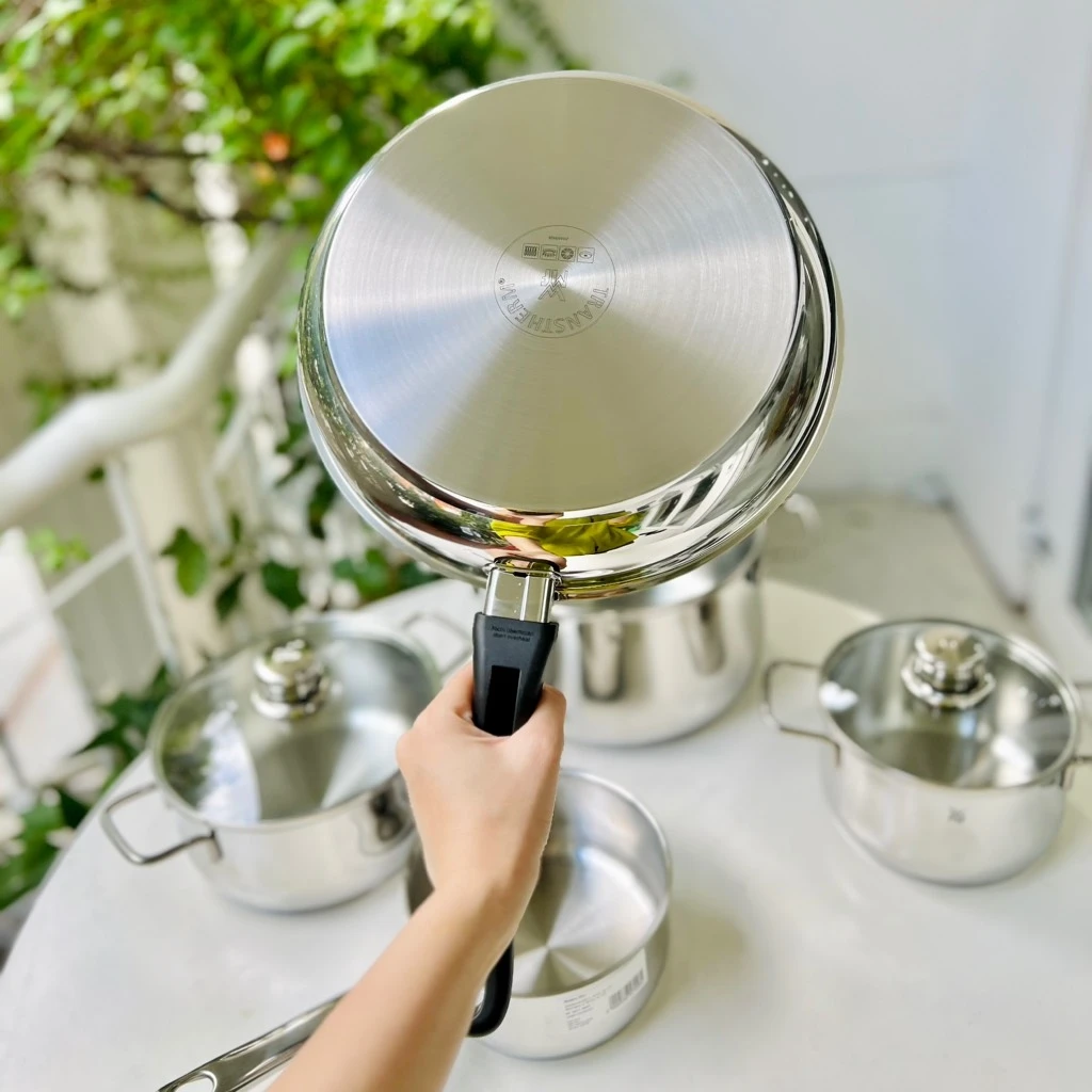 Bộ nồi WMF 6 món (4 nồi + 1 chảo 28cm + 1 xẻng silicon)