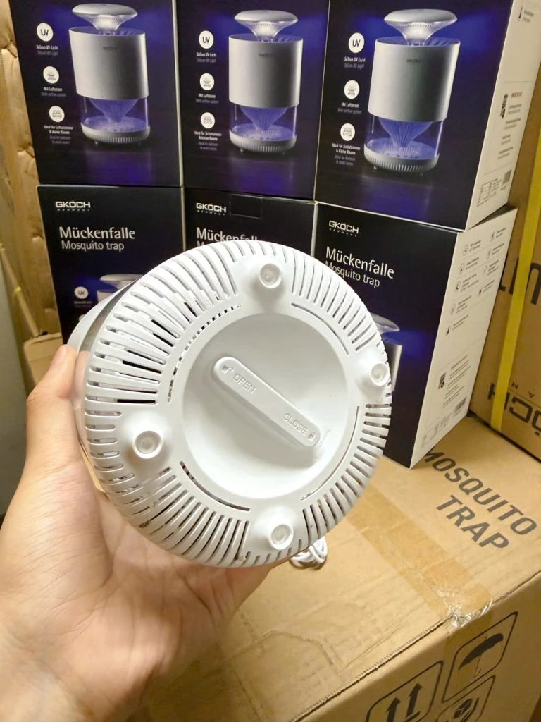 Máy bắt muỗi, model: YG-M006, điện áp 5V, công suất 3W. Nhãn hiệu: GKOCH