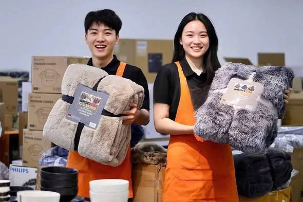 Chăn lông thỏ Monte Clara king size 2m34 x 2m84 (còn màu 1)