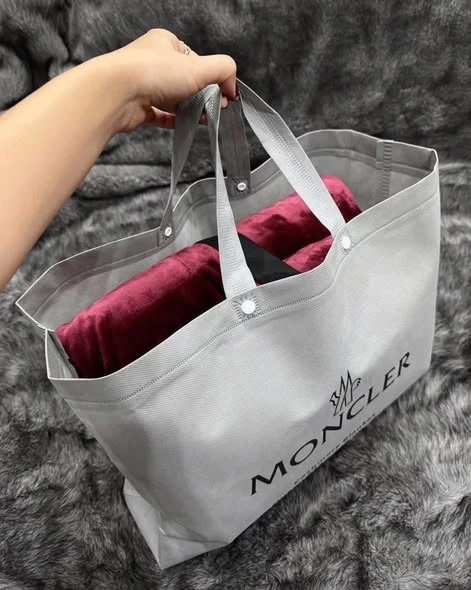 Chăn Moncler - Crytal Plush Size Queen 248x233 (còn số 5)