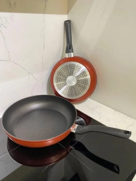   	 Chảo chống dính FISSLER Cenit 24cm màu đỏ
