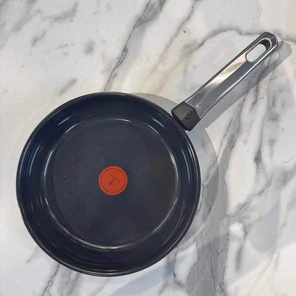 CHẢO RÁN INOX PHỦ GỐM CAO CẤP TEFAL EMOTION + CERAMIC 28cm
