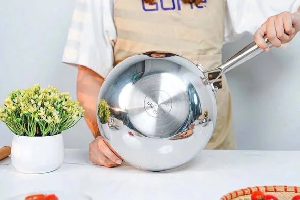 CHẢO SÂU LÒNG CÓ VUNG GUME GM-W1524 SIZE 24CM