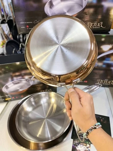 CHẢO THÉP CHỐNG DÍNH TỰ THÂN CIWETE SIZE 20CM