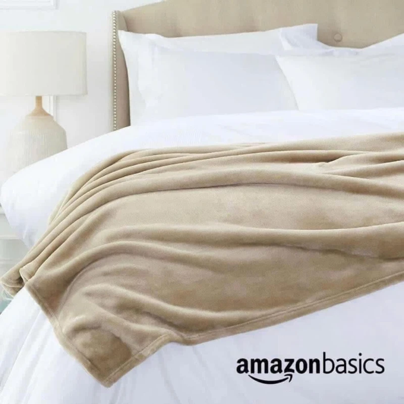 Chiếc chăn mềm mại và thanh lịch Amazon Basics 152x127cm