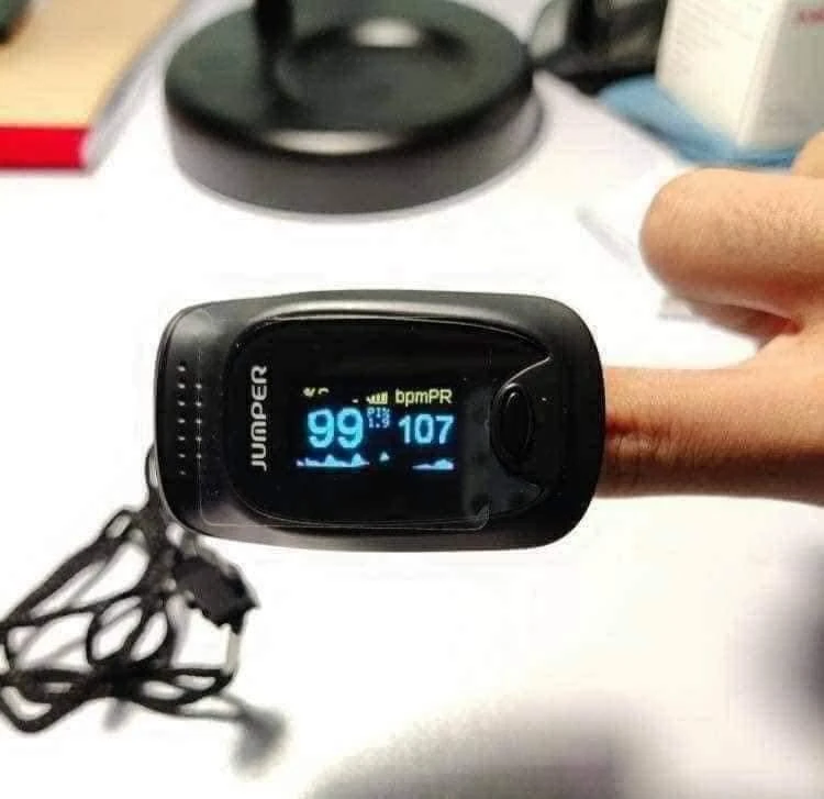 Máy đo nồng độ oxy ng máu Jumper SPO2 JPD-500D OLED Version với màn hình hiển thị nét hơn, bền hơn