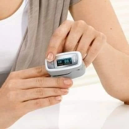 Máy đo nồng độ oxy trong máu (SpO2) và nhịp tim Beurer PO30