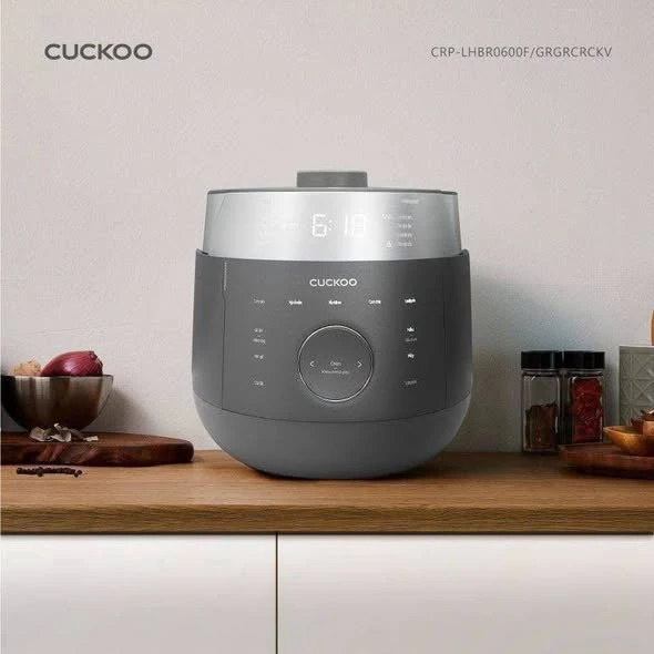 Nồi cơm cao tần Cuckoo CRP-LHBR0600F 1,08L màu xám