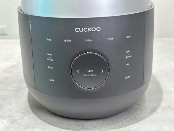 Nồi cơm cao tần Cuckoo CRP-LHBR0600F 1,08L màu xám