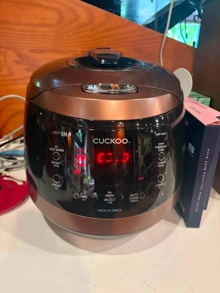 Nồi Cơm Điện Cao Tần Áp Suất CUCKOO CRP-HWF1000F 1,8L