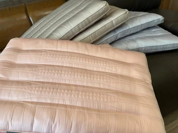 Set 2 Ruột Gối Mátxa Tencel (còn màu be)