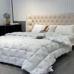 RUỘT CHĂN LÔNG VŨ MONCLER PHÁP 200x230cm