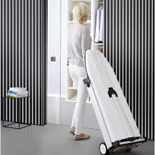 CẦU LÀ MIELE B 4847: TÍCH HỢP BÀN ỦI CẦM TAY