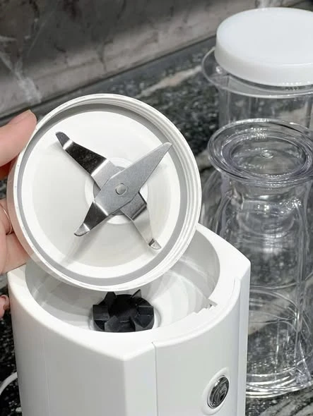 Máy xay sinh tố Corelle SEKA