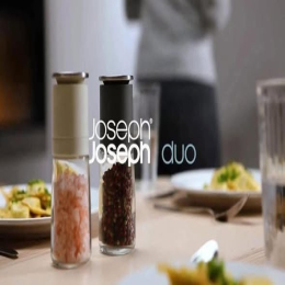 Set 2 hũ xay muối, tiêu Joseph Joseph Duo 20198